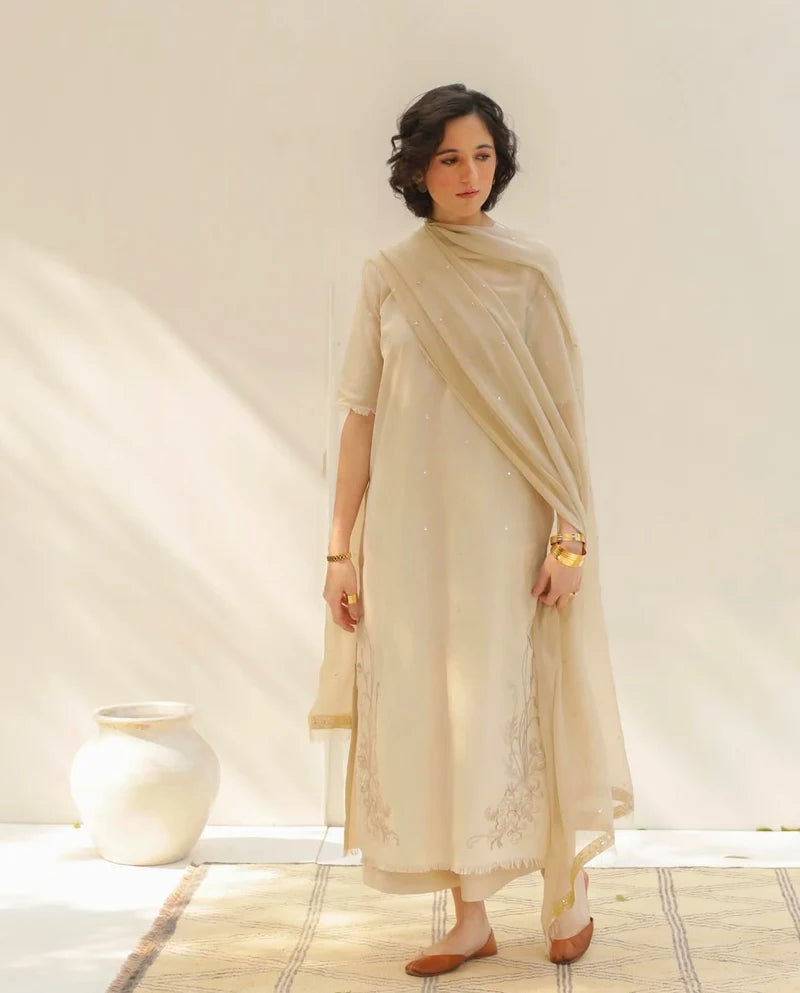 Mahrani Almond Beige – Classic Summer Suit for Women