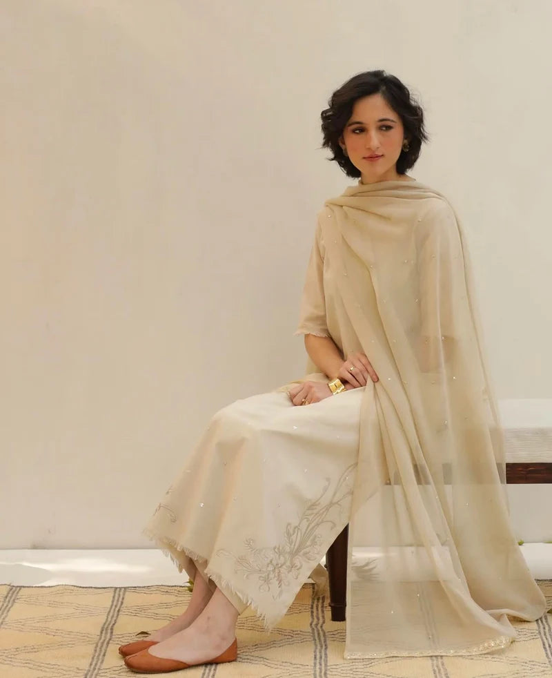 Mahrani Almond Beige – Classic Summer Suit for Women