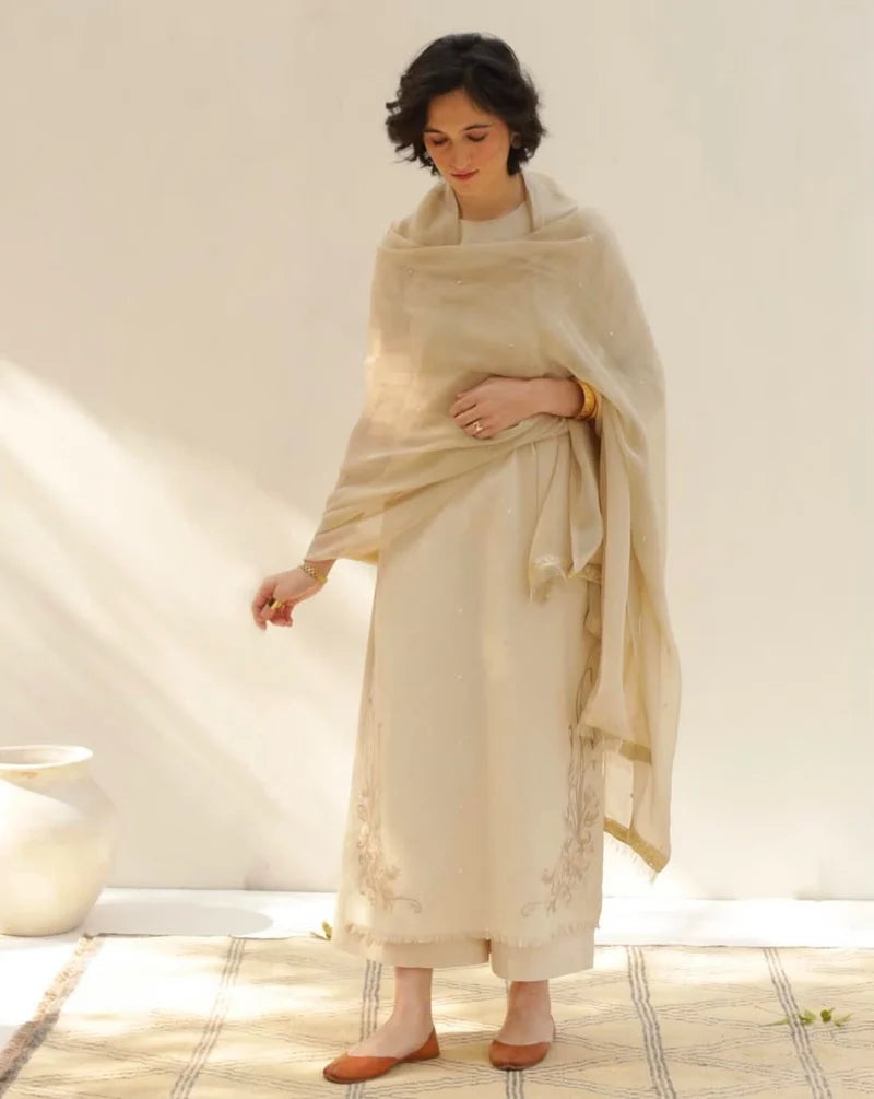 Mahrani Almond Beige – Classic Summer Suit for Women