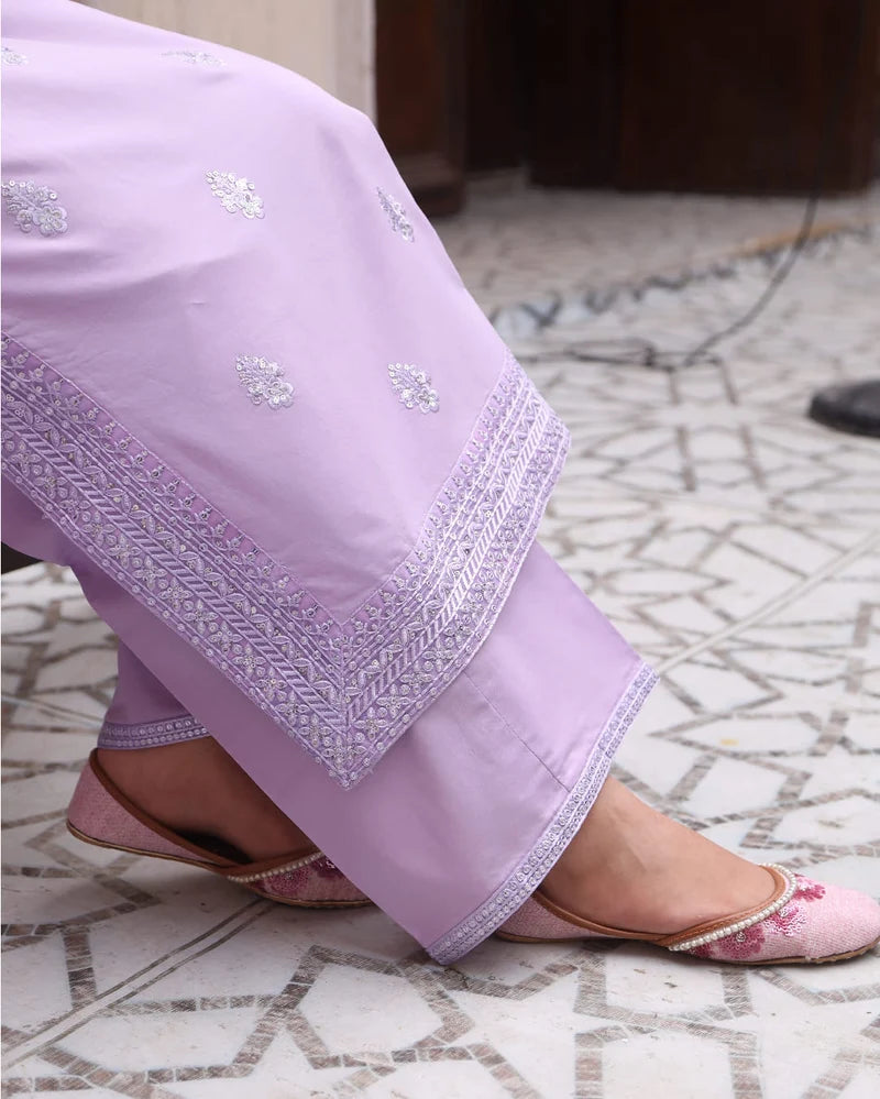 Mahrani's Noor-e-Eid Lilac Bloom – Soft Lilac for Eid Glow