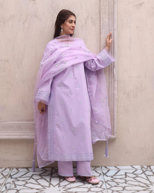 Mahrani's Noor-e-Eid Lilac Bloom – Soft Lilac for Eid Glow