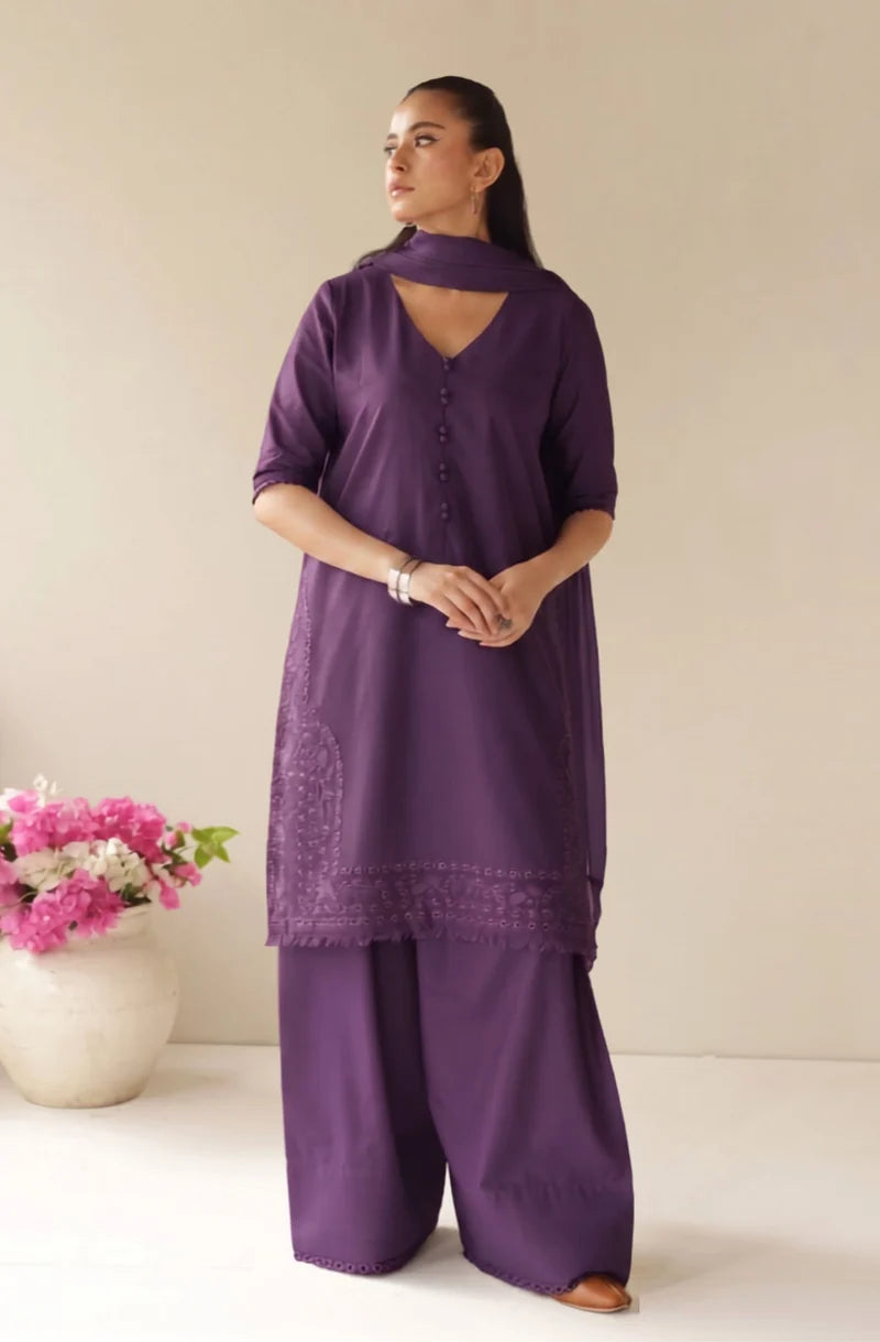 Mahrani Plum Petal Lawn Suit – Bright Plum 3 Piece Stitched Dress